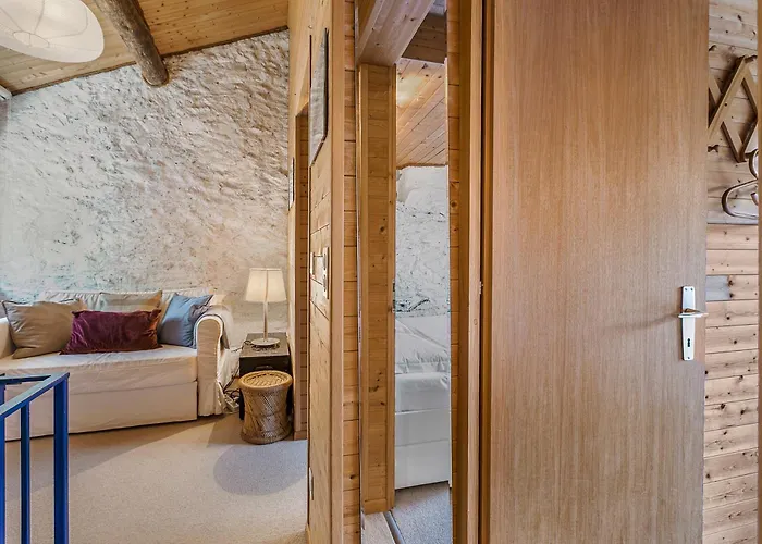 Rustico Stock With Free Wifi- Happy